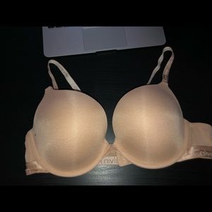 NUDE BRAND NEW CALVIN KLEIN T SHIRT BRA